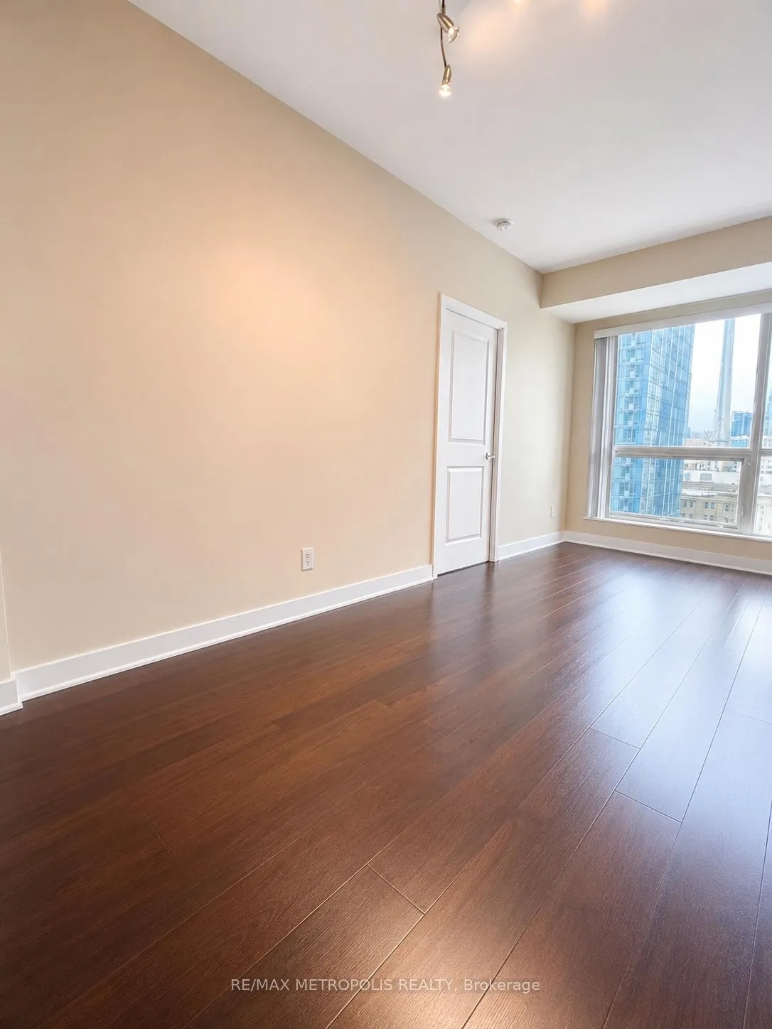 Photo 5 of Unit 1206, 1 Scott Street, Toronto, Waterfront Communities — HOMEH