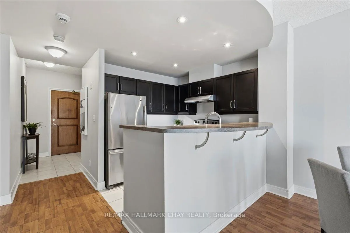 Photo 11 of Unit 307, 2 Toronto Street, Barrie, City Centre — HOMEH