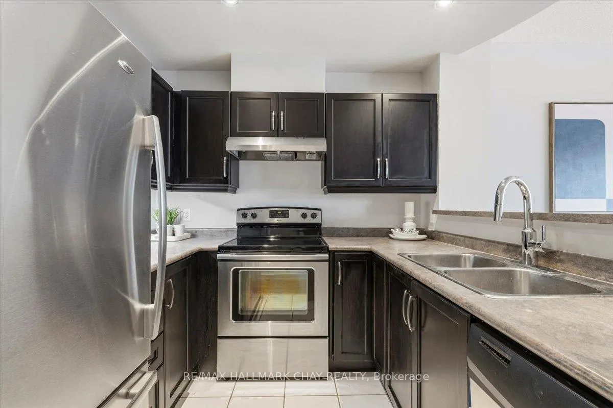 Photo 14 of Unit 307, 2 Toronto Street, Barrie, City Centre — HOMEH