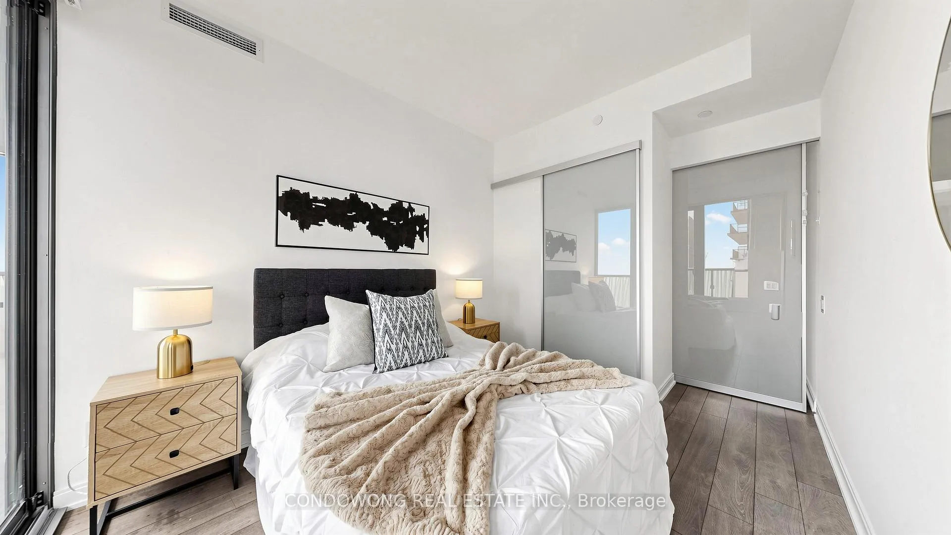Photo 15 of Unit 4203, 50 Charles Street E, Toronto, Church-Yonge Corridor — HOMEH