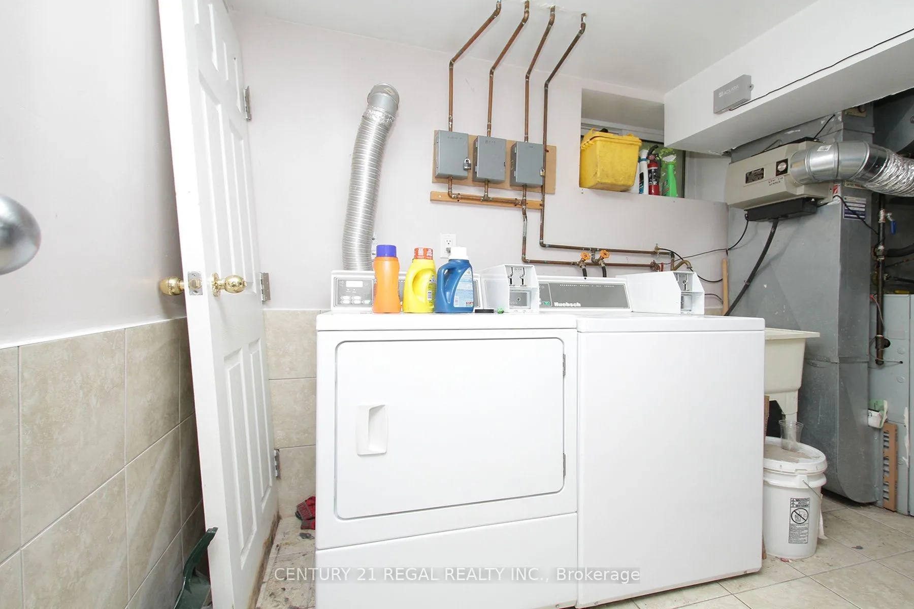 Photo 19 of Unit Lower, 1117 Queen Street E, Toronto, South Riverdale — HOMEH