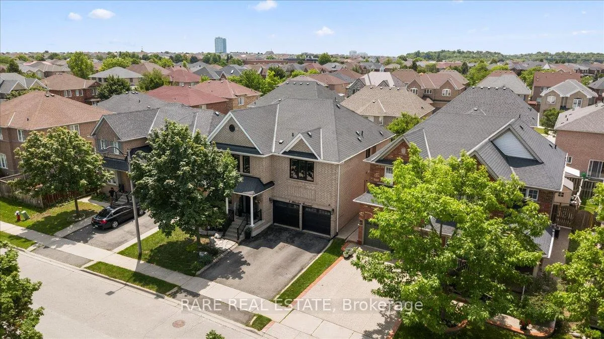 Photo 5 of 62 Hiberton Crescent, Brampton, Fletcher's Meadow — HOMEH