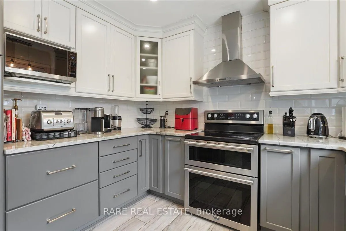Photo 15 of 62 Hiberton Crescent, Brampton, Fletcher's Meadow — HOMEH