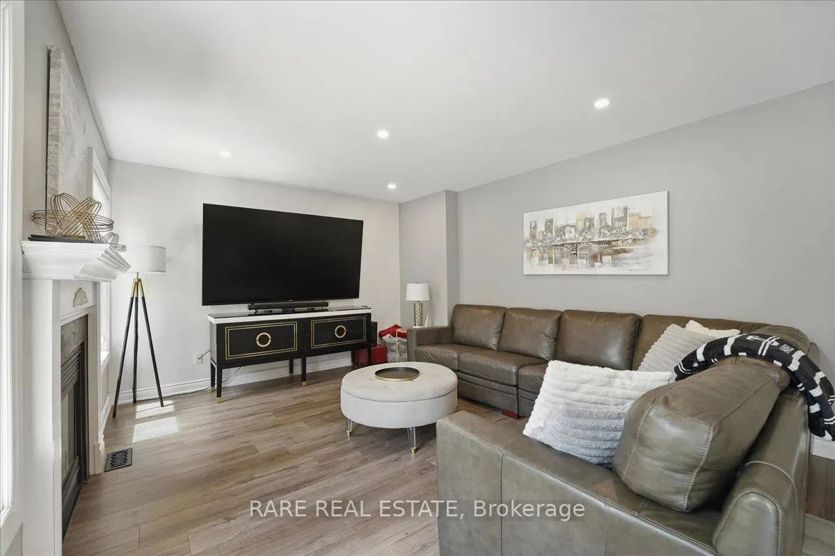 Photo 21 of 62 Hiberton Crescent, Brampton, Fletcher's Meadow — HOMEH