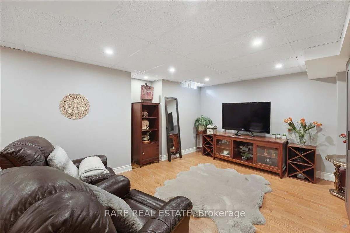 Photo 38 of 62 Hiberton Crescent, Brampton, Fletcher's Meadow — HOMEH