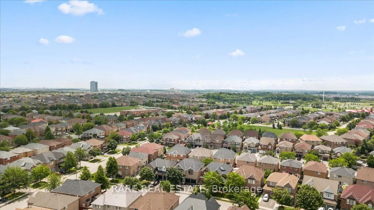 Photo 45 of 62 Hiberton Crescent, Brampton, Fletcher's Meadow — HOMEH