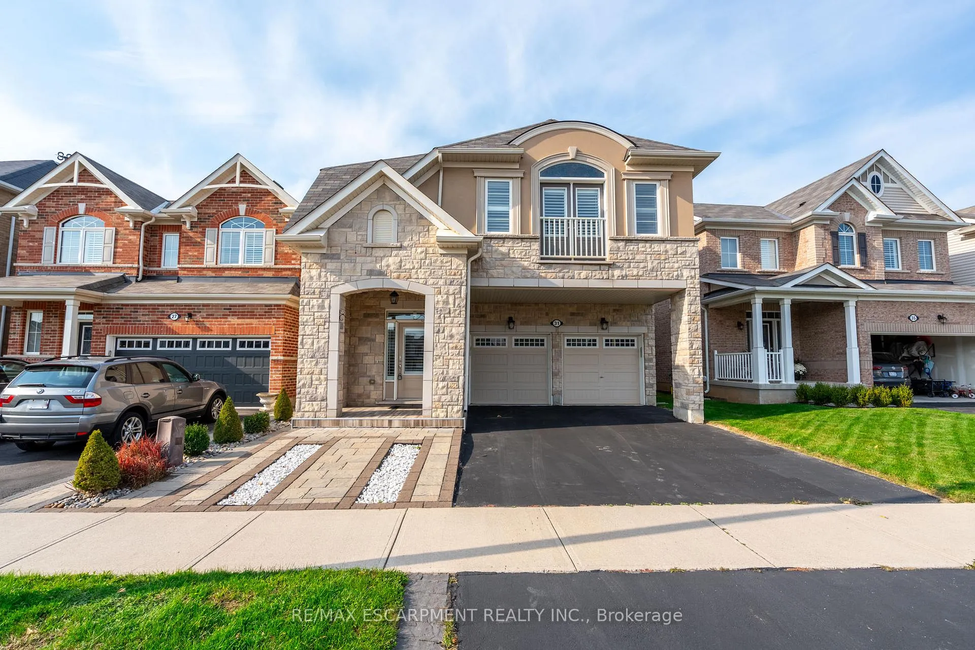 Front of 31 Forest Ridge Avenue