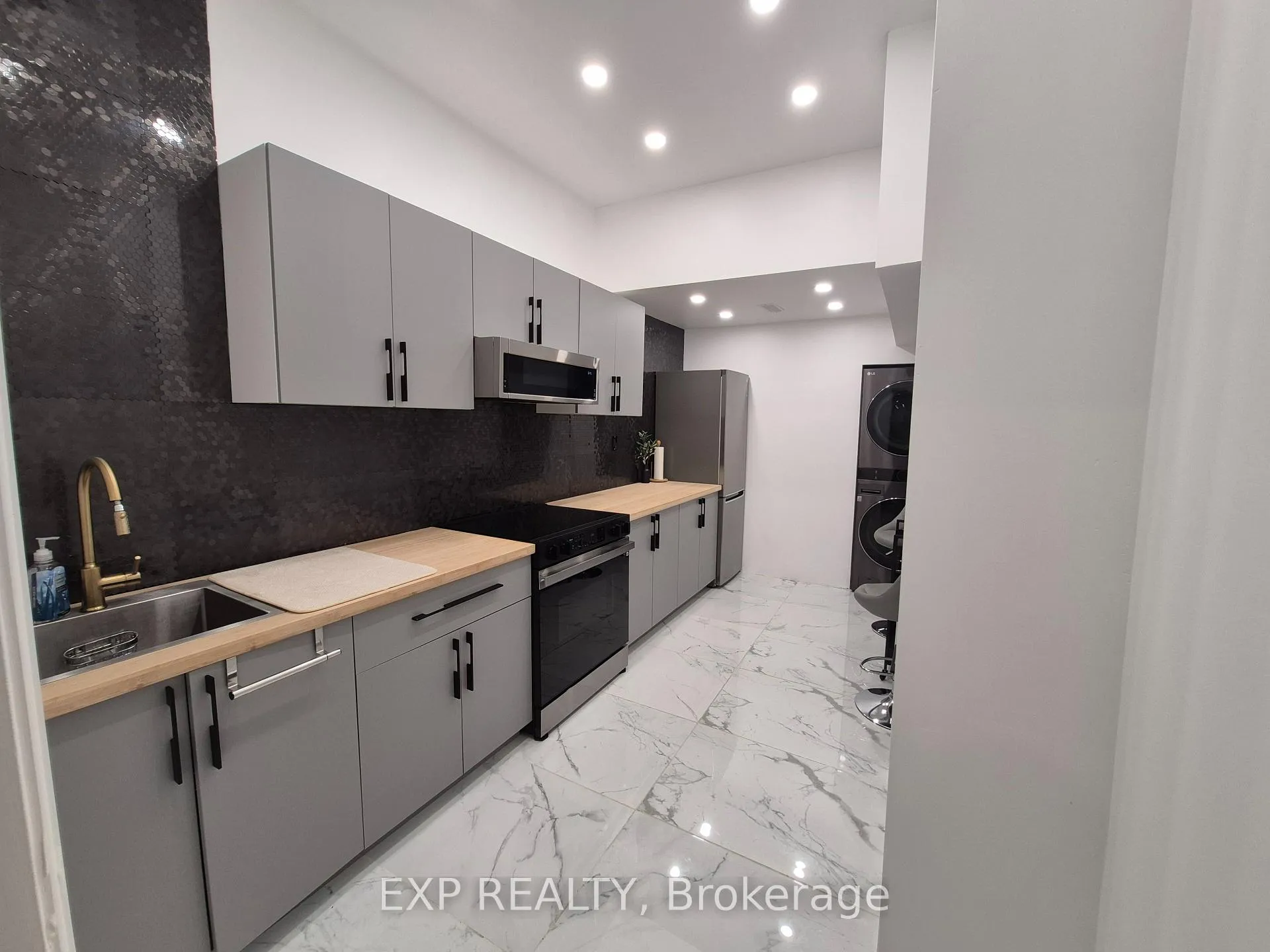 Photo 10 of 178 Lynn Coulter Street, Ottawa, Barrhaven - Half Moon Bay — HOMEH