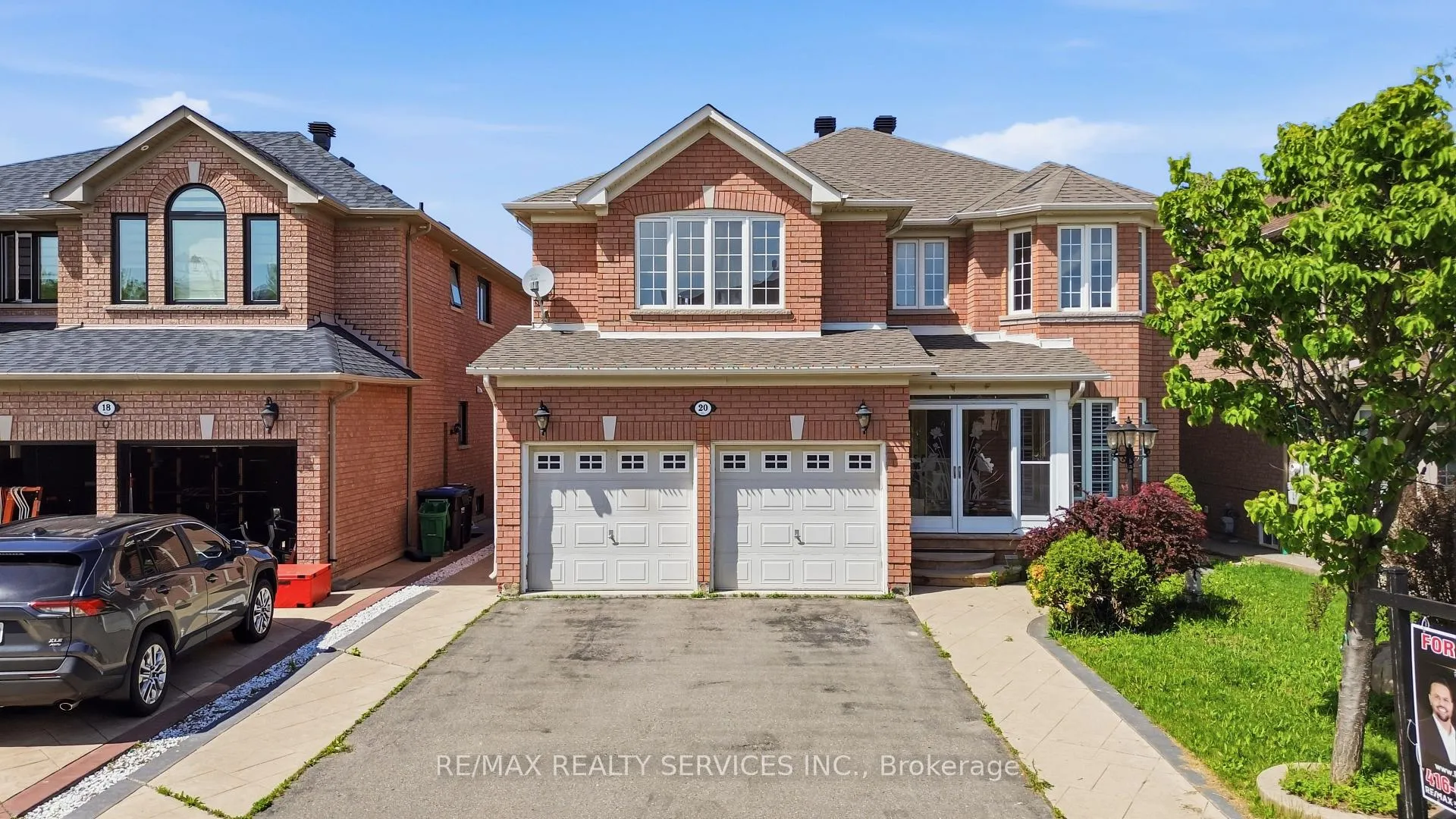 Photo 2 of 20 Switchback Trail, Brampton, Sandringham-Wellington — HOMEH