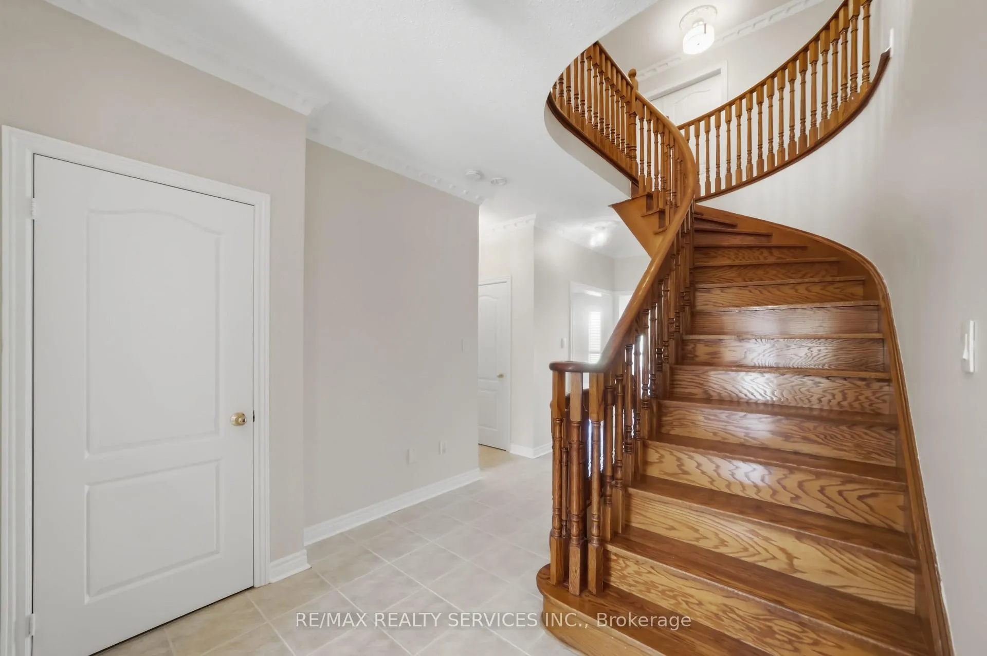 Photo 10 of 20 Switchback Trail, Brampton, Sandringham-Wellington — HOMEH