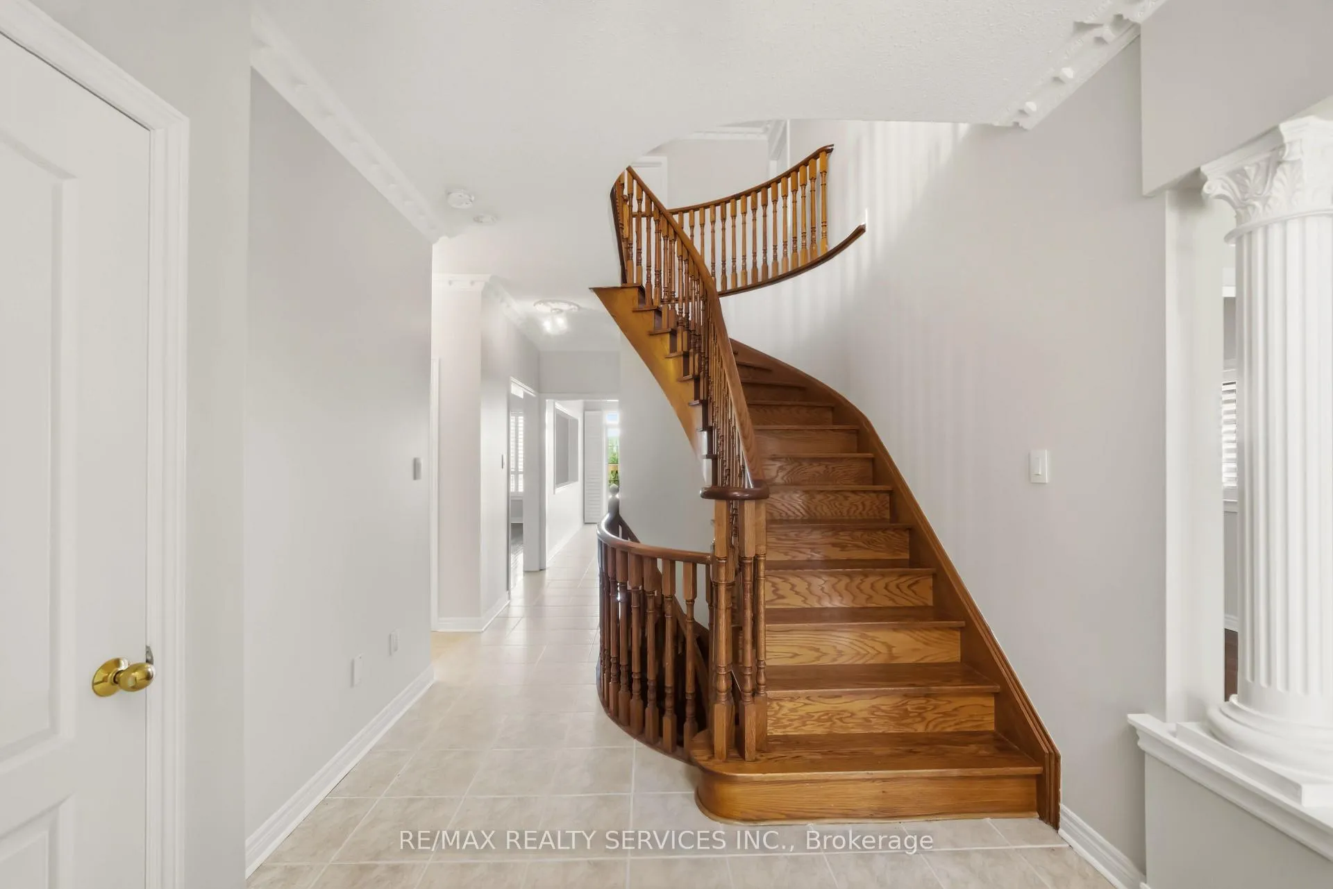 Photo 11 of 20 Switchback Trail, Brampton, Sandringham-Wellington — HOMEH