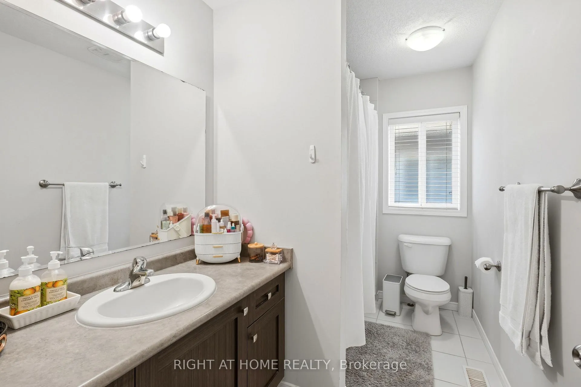 Photo 15 of 153 Maitland Street, Kitchener, Huron Park — HOMEH