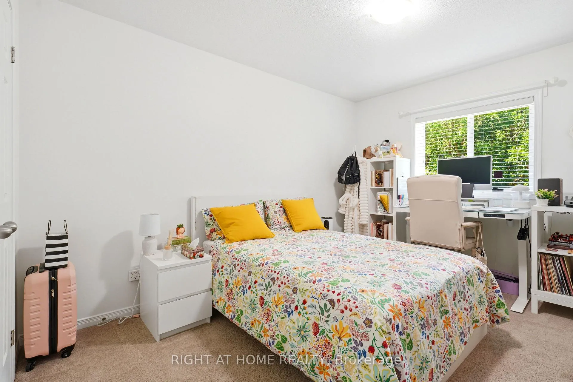Photo 16 of 153 Maitland Street, Kitchener, Huron Park — HOMEH