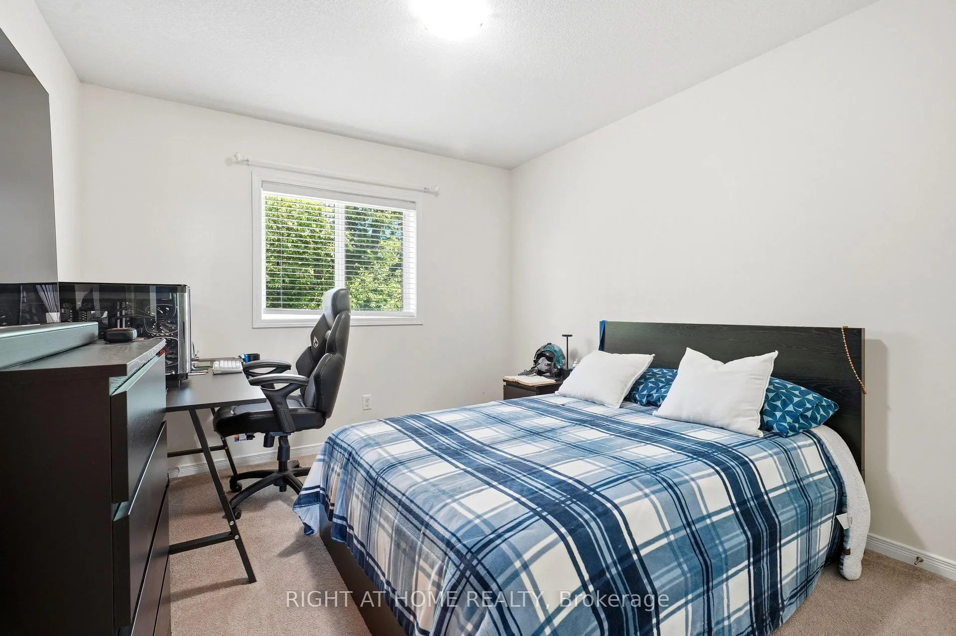 Photo 18 of 153 Maitland Street, Kitchener, Huron Park — HOMEH