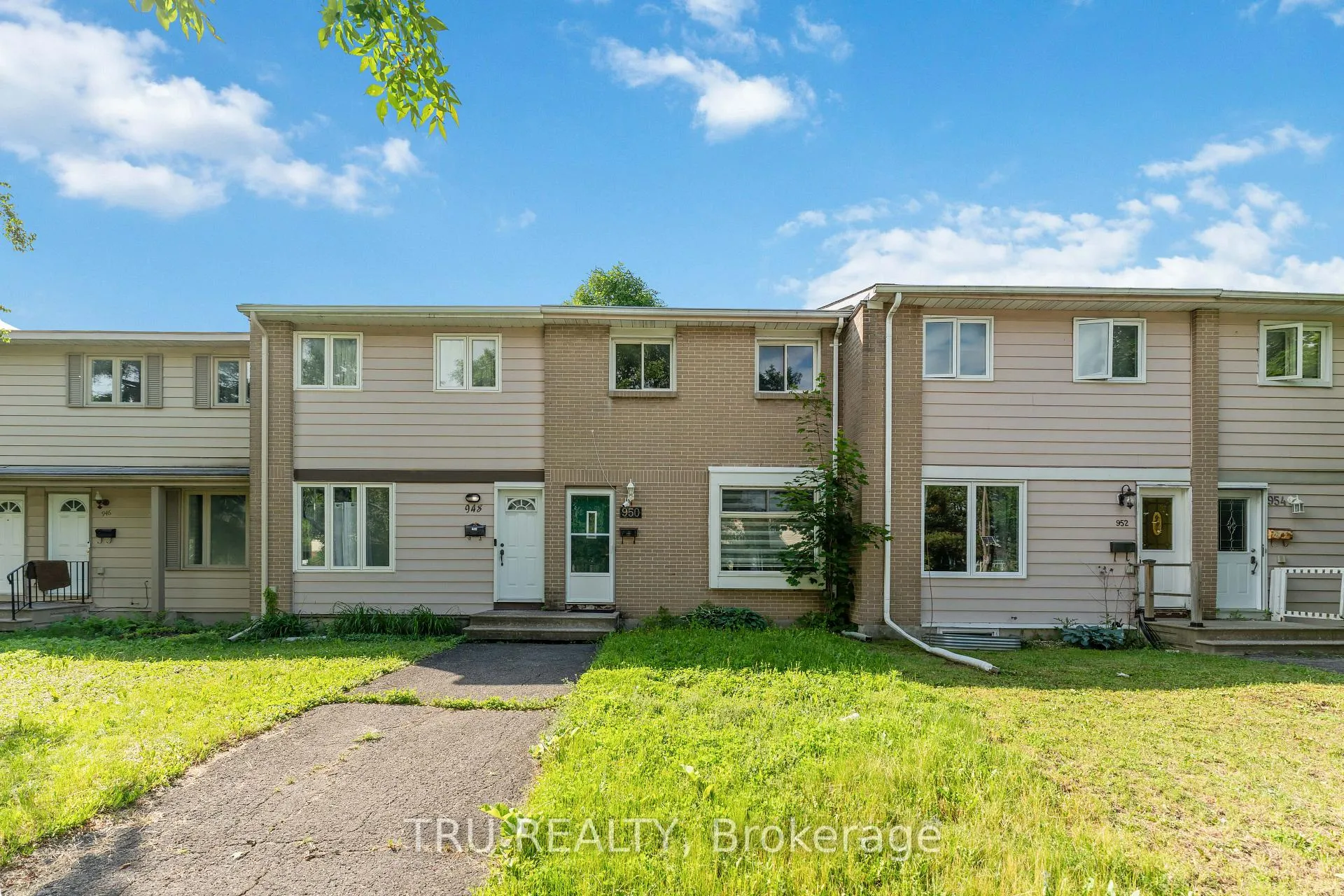 Photo 1 of 950 Meadowlands Drive, Ottawa, Carleton Heights — HOMEH