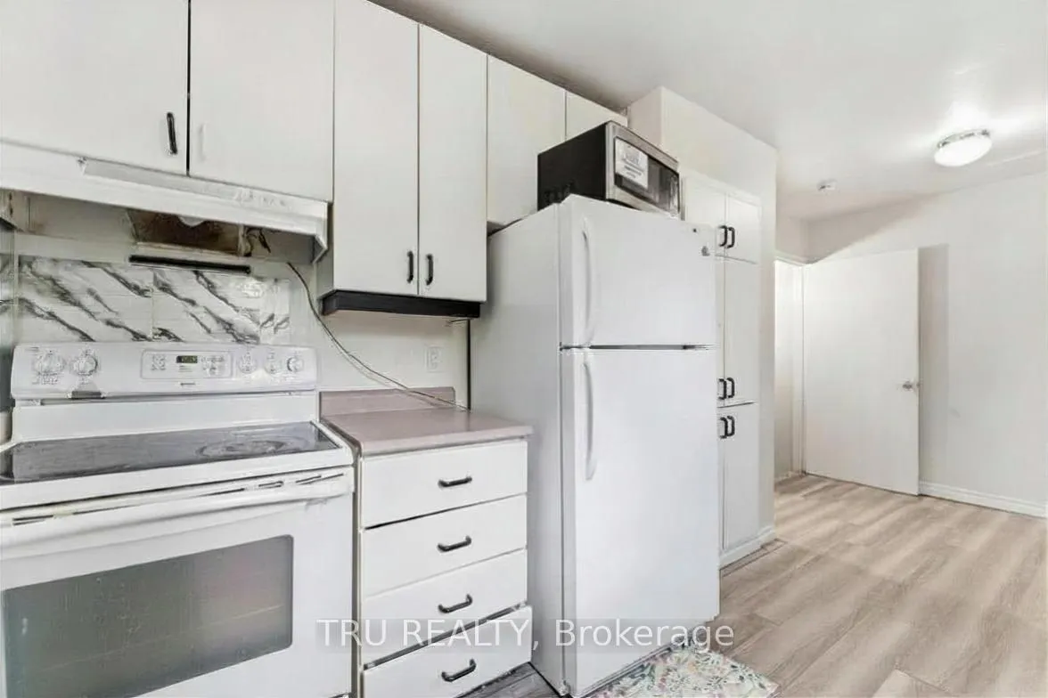 Photo 8 of 950 Meadowlands Drive, Ottawa, Carleton Heights — HOMEH