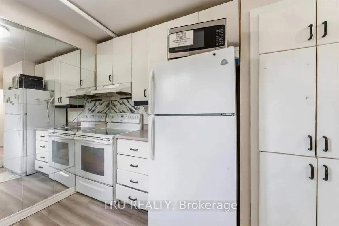 Photo 9 of 950 Meadowlands Drive, Ottawa, Carleton Heights — HOMEH