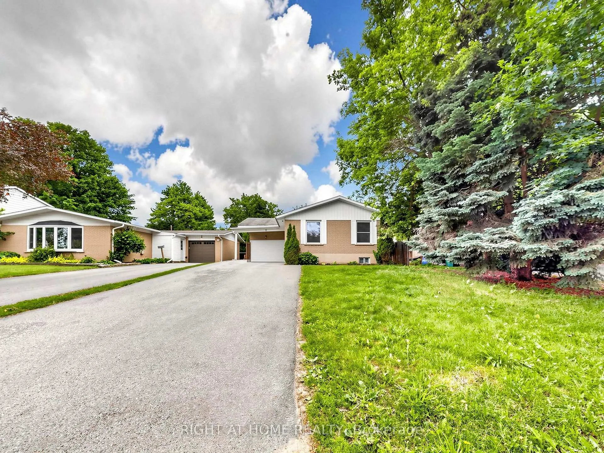Photo 1 of 8 Caledonia Road, Orangeville — HOMEH