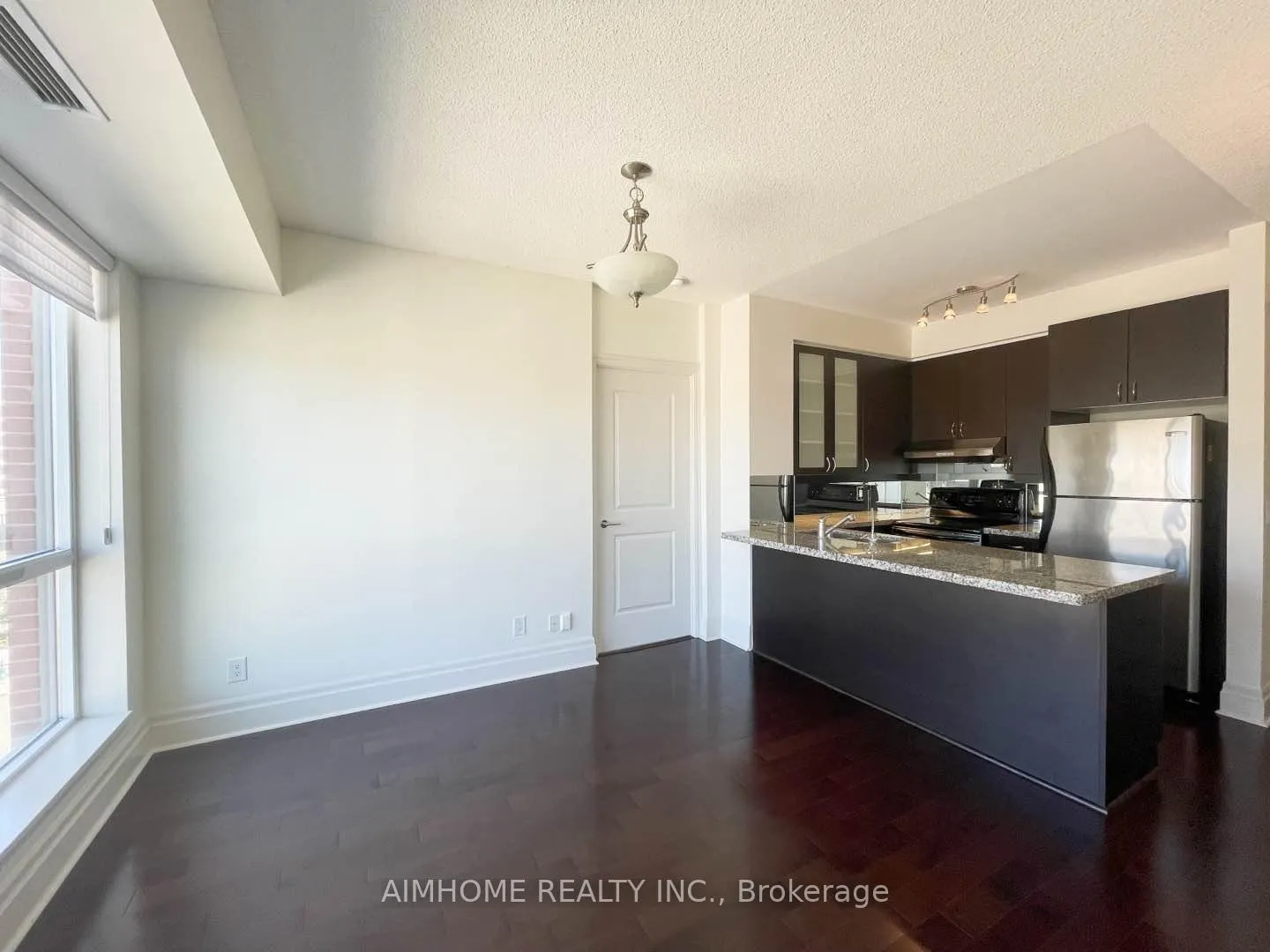 Photo 5 of Unit 602, 39 Upper Duke Crescent, Markham, Unionville — HOMEH