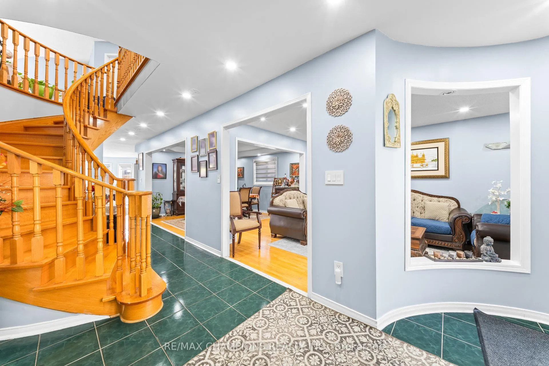 Photo 8 of 3 Fiddleneck Crescent, Brampton, Sandringham-Wellington — HOMEH