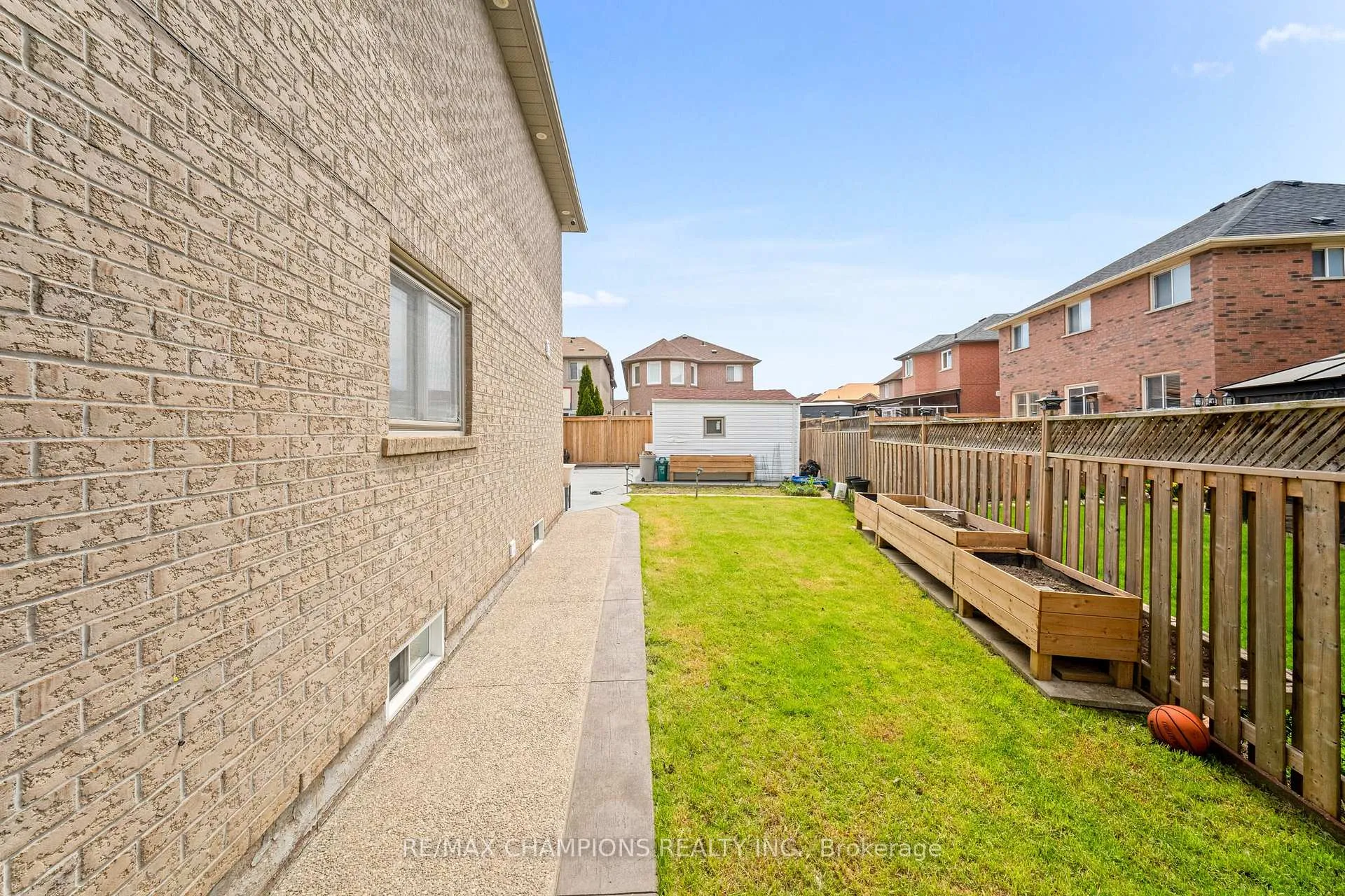 Photo 44 of 3 Fiddleneck Crescent, Brampton, Sandringham-Wellington — HOMEH
