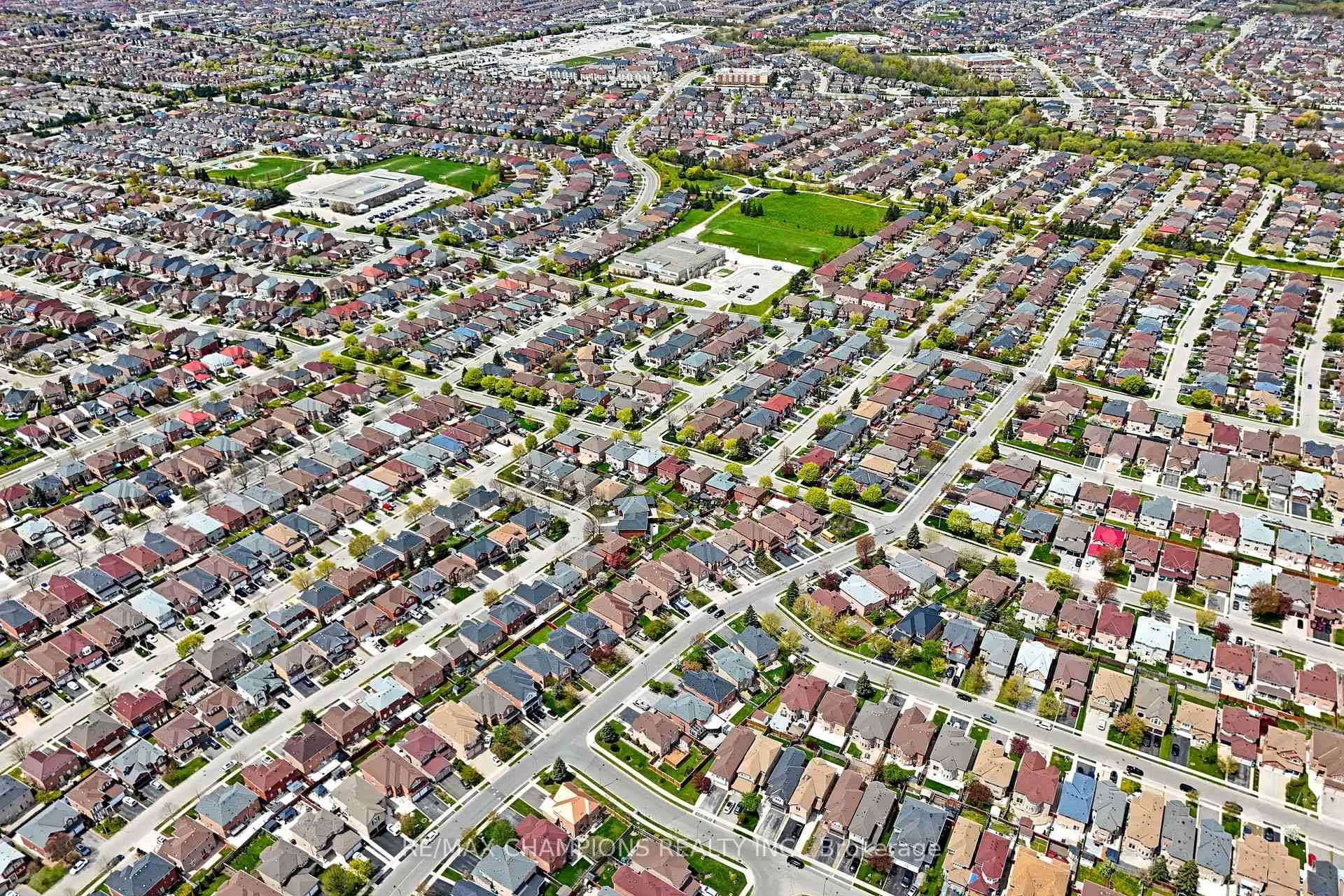 Photo 51 of 3 Fiddleneck Crescent, Brampton, Sandringham-Wellington — HOMEH