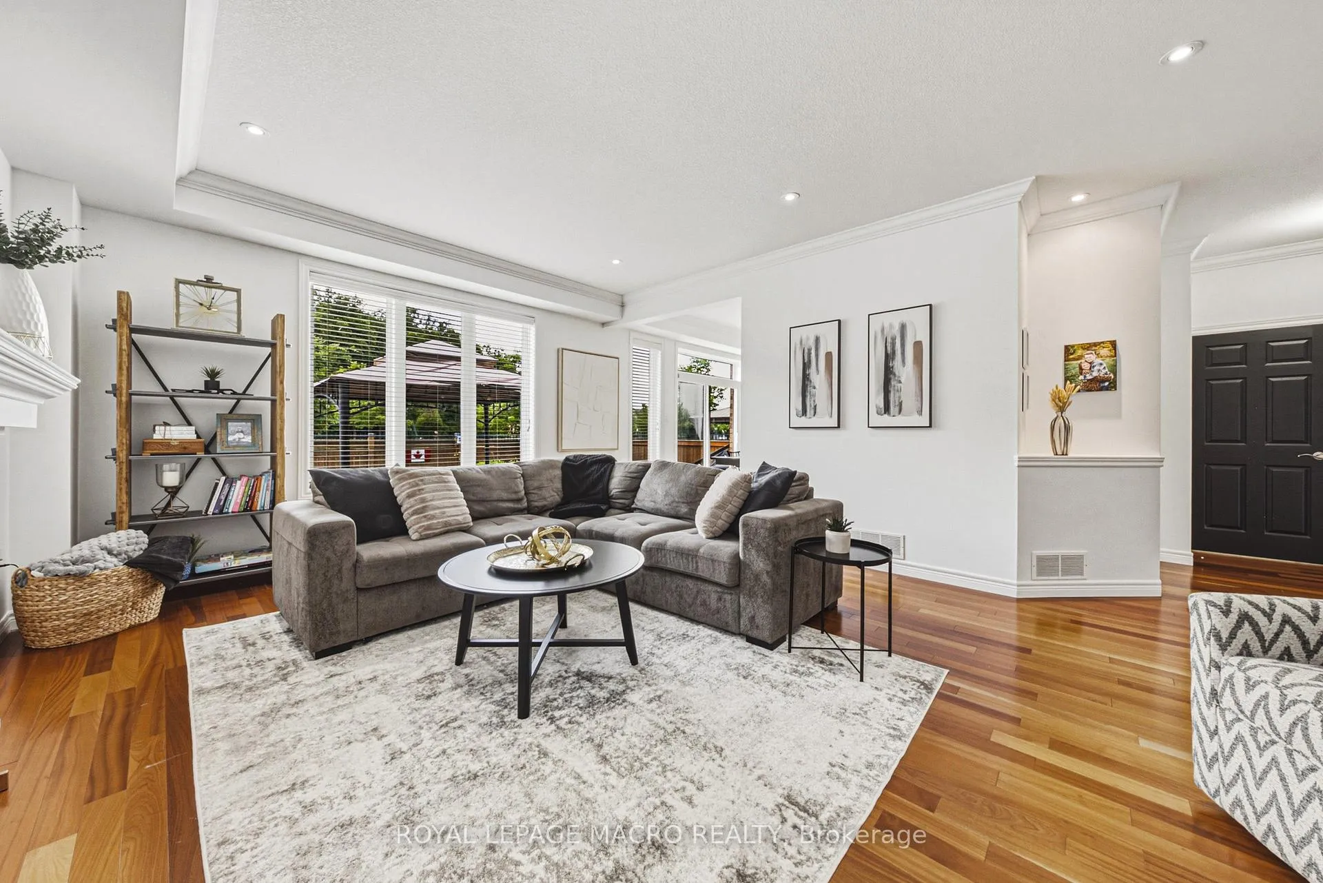 Photo 17 of 20 Degrow Crescent, Hamilton, Rural Glanbrook — HOMEH