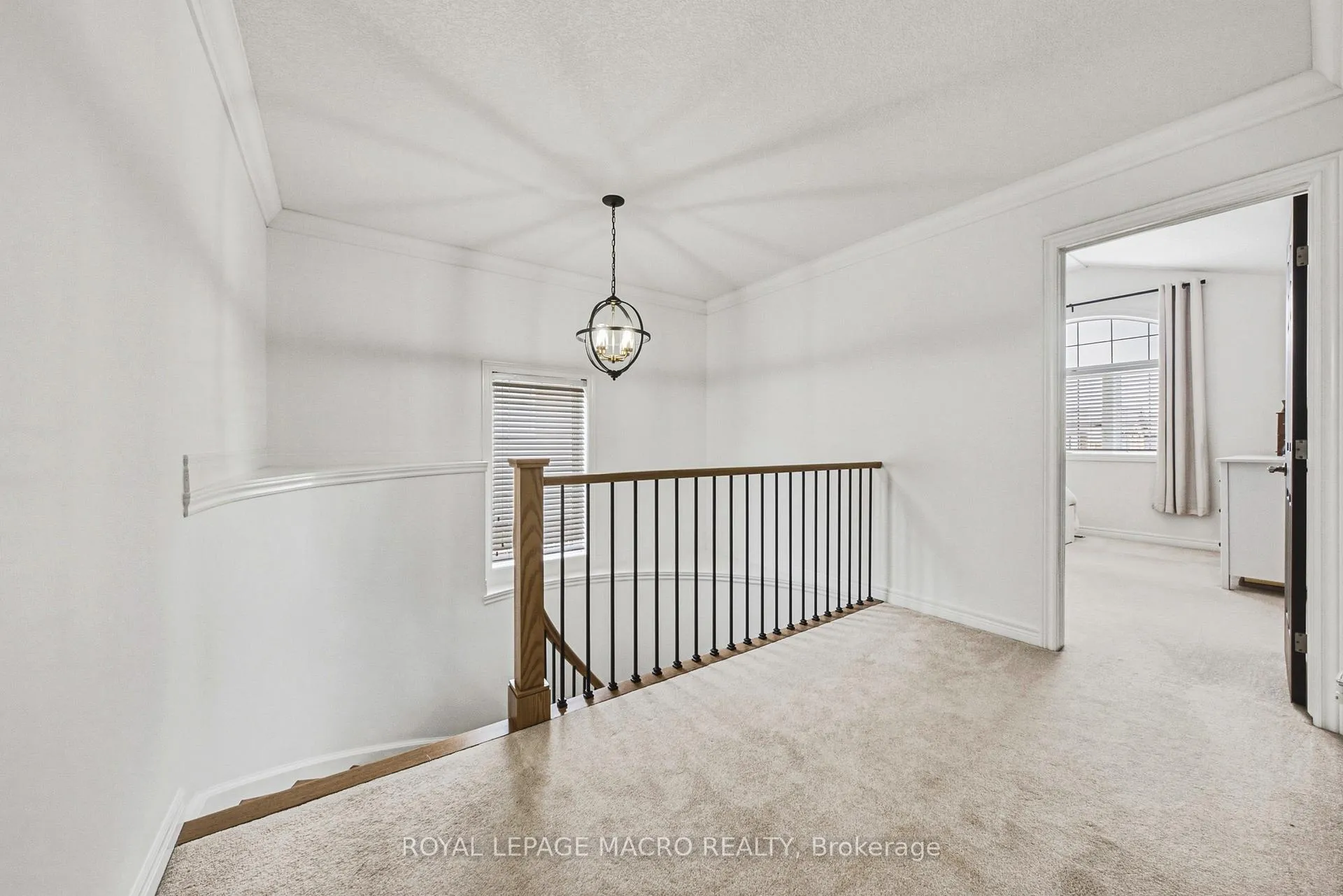 Photo 18 of 20 Degrow Crescent, Hamilton, Rural Glanbrook — HOMEH