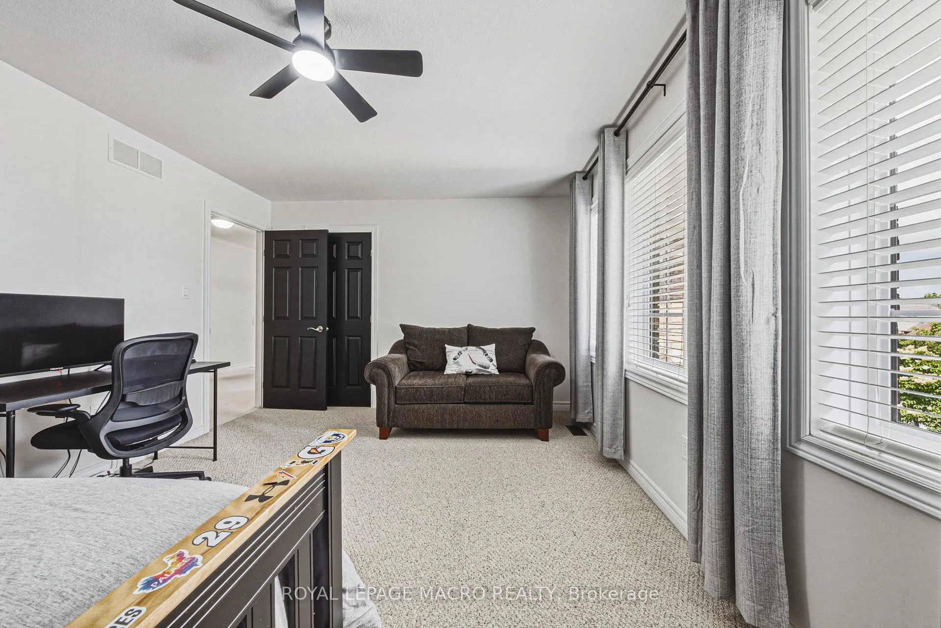 Photo 21 of 20 Degrow Crescent, Hamilton, Rural Glanbrook — HOMEH