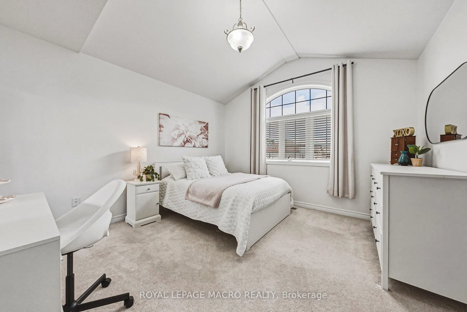 Photo 23 of 20 Degrow Crescent, Hamilton, Rural Glanbrook — HOMEH