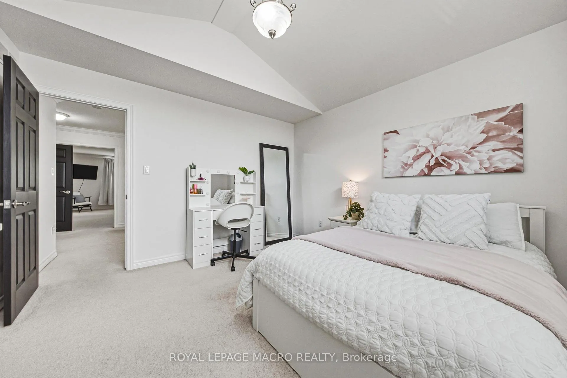 Photo 24 of 20 Degrow Crescent, Hamilton, Rural Glanbrook — HOMEH