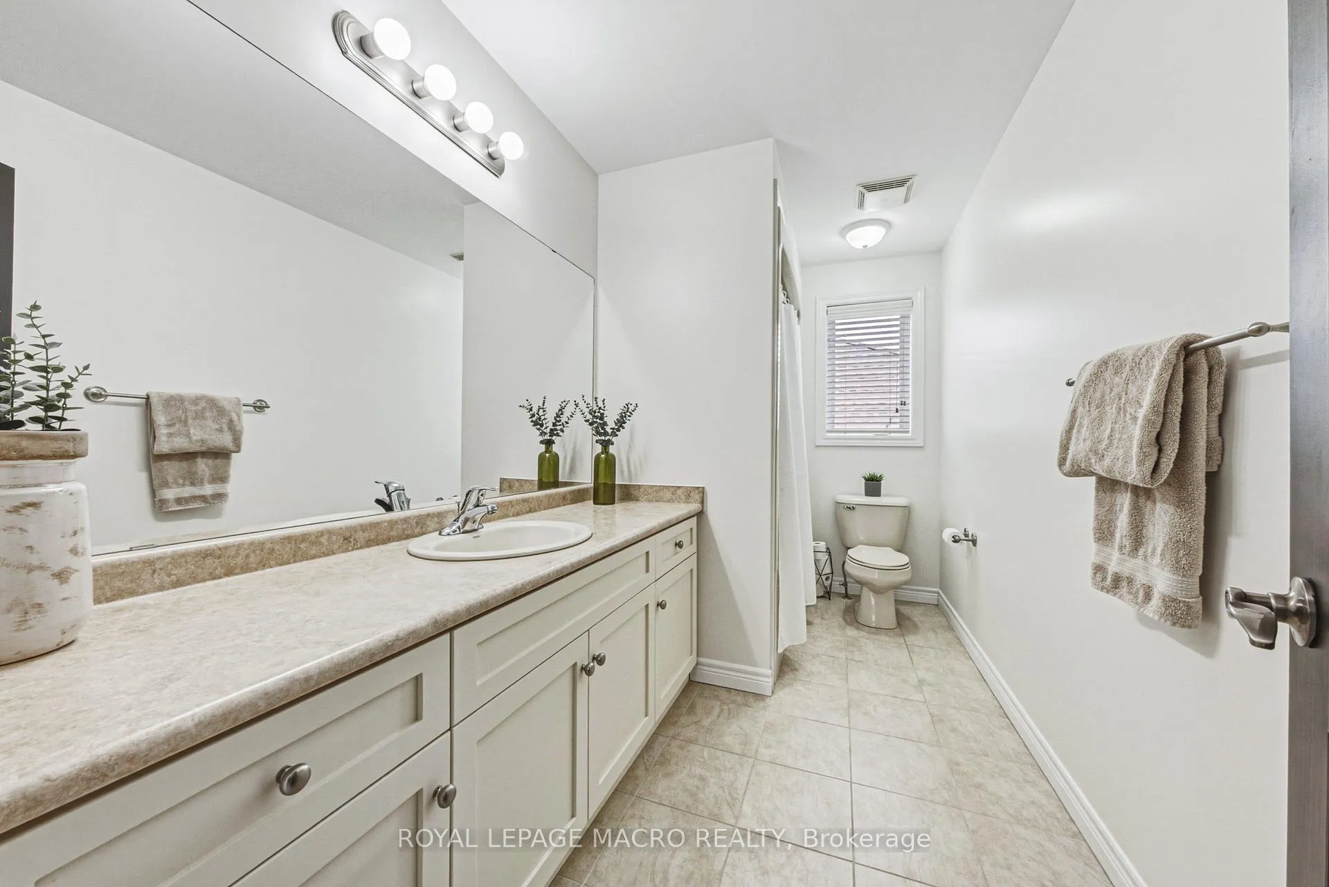 Photo 26 of 20 Degrow Crescent, Hamilton, Rural Glanbrook — HOMEH