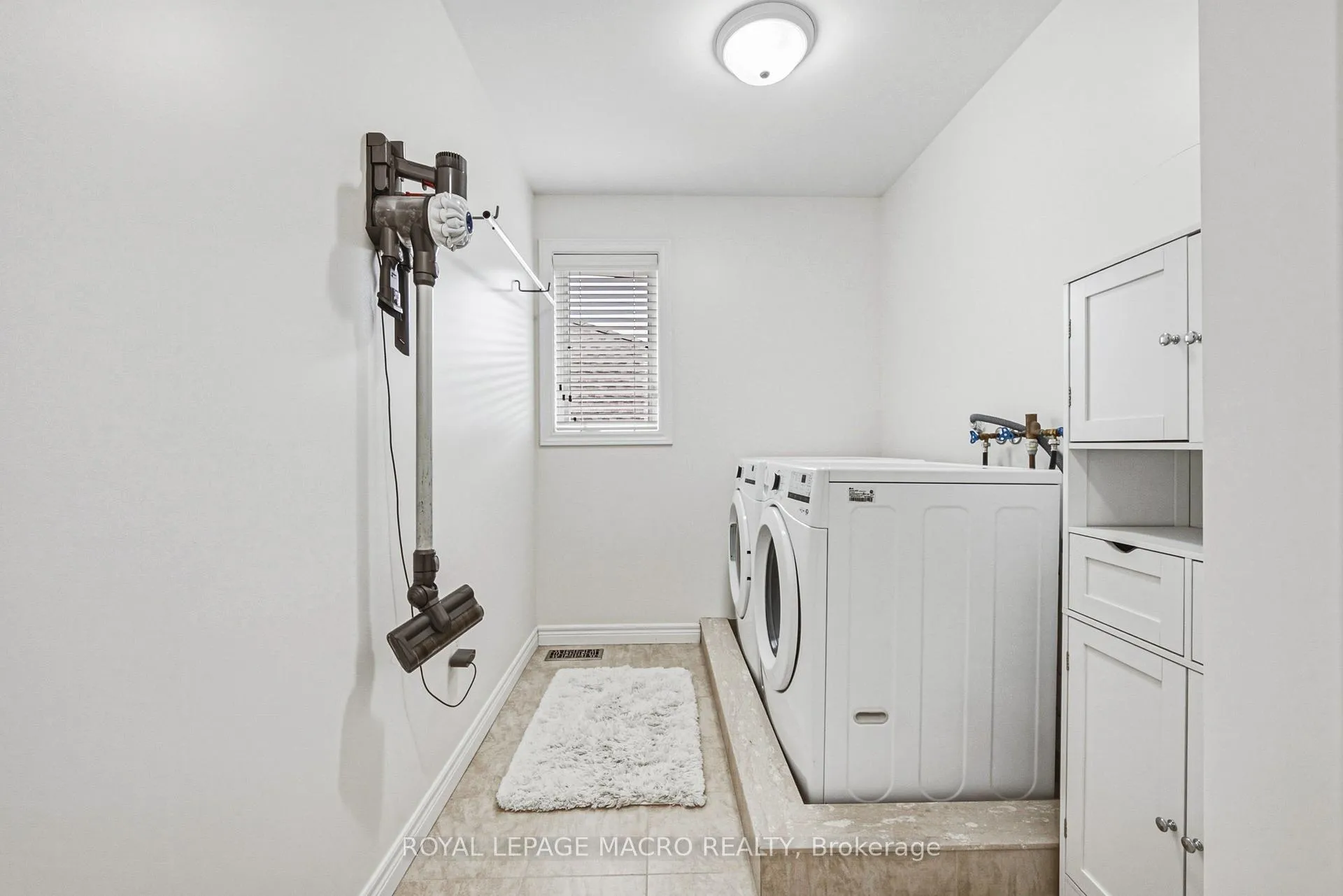 Photo 27 of 20 Degrow Crescent, Hamilton, Rural Glanbrook — HOMEH