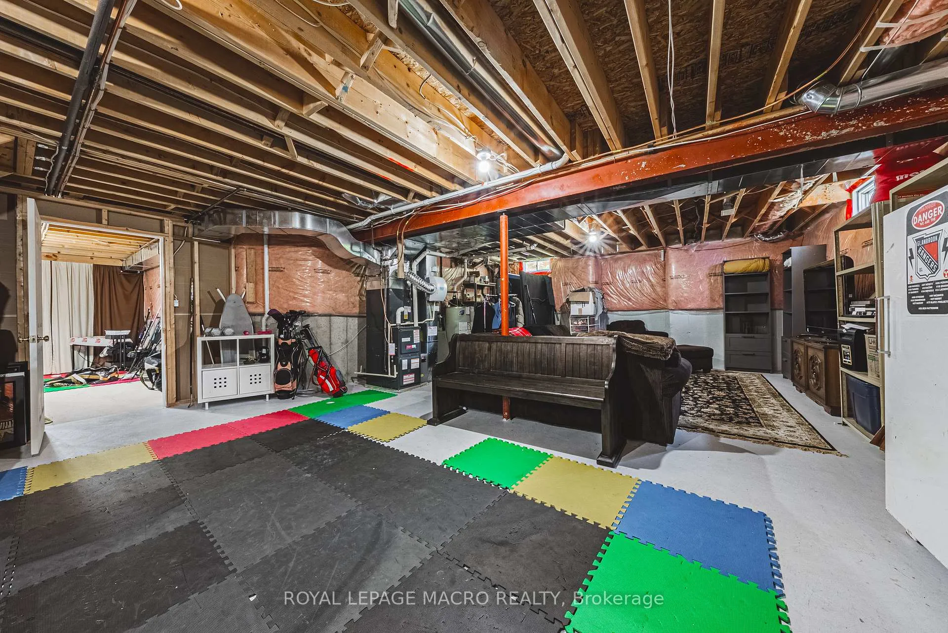 Photo 33 of 20 Degrow Crescent, Hamilton, Rural Glanbrook — HOMEH