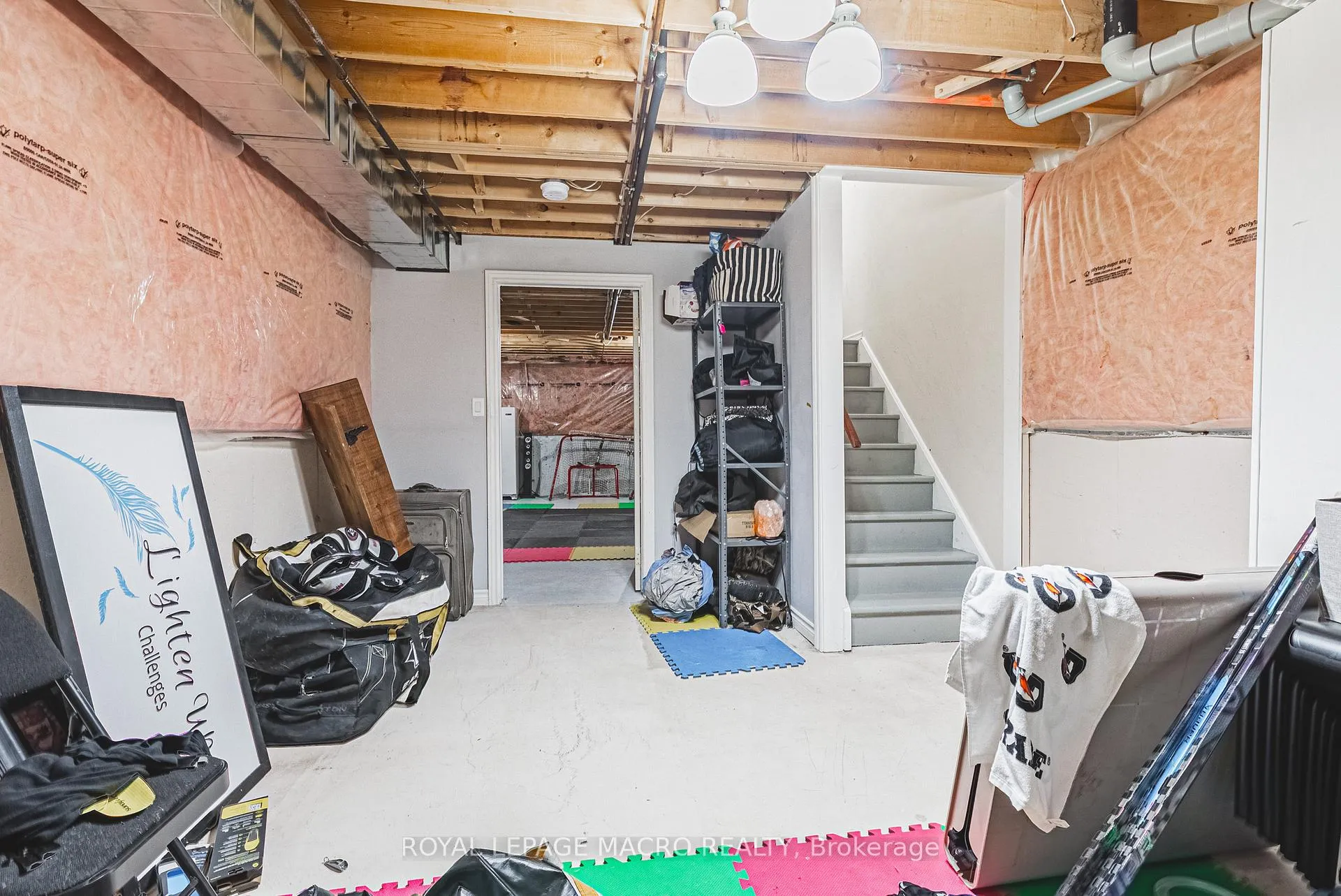 Photo 34 of 20 Degrow Crescent, Hamilton, Rural Glanbrook — HOMEH