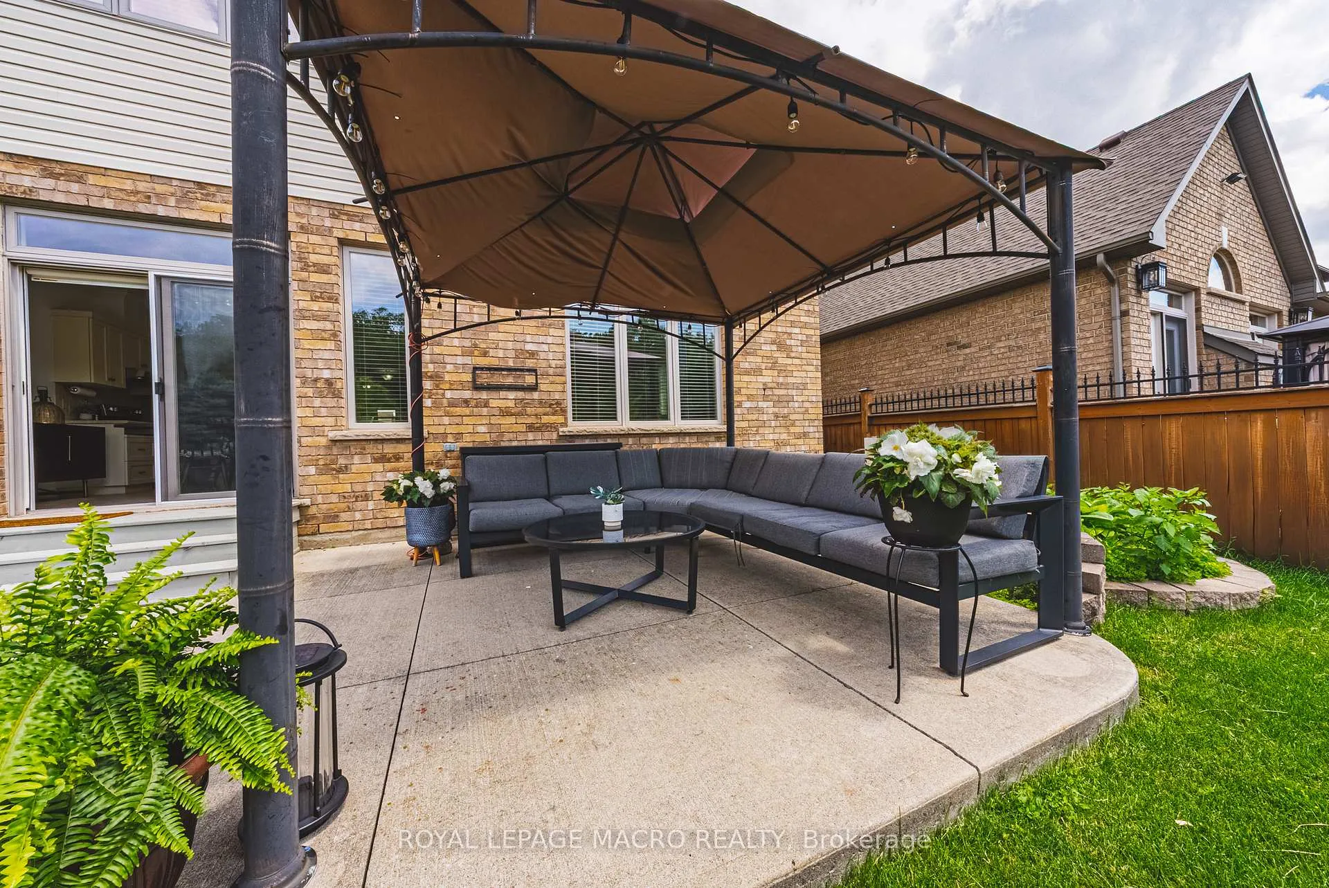 Photo 38 of 20 Degrow Crescent, Hamilton, Rural Glanbrook — HOMEH