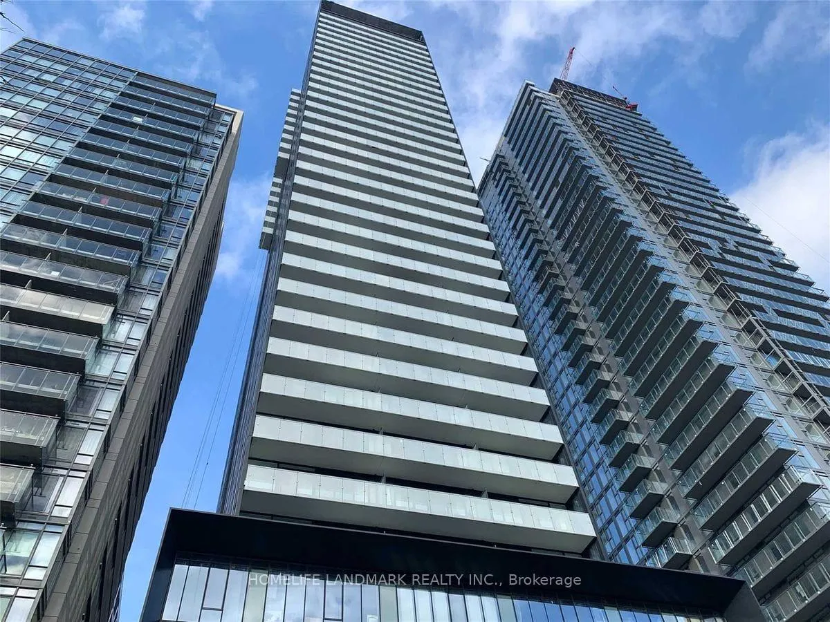 Photo 4 of Unit 910, 28 Wellesley Street E, Toronto, Church-Yonge Corridor — HOMEH