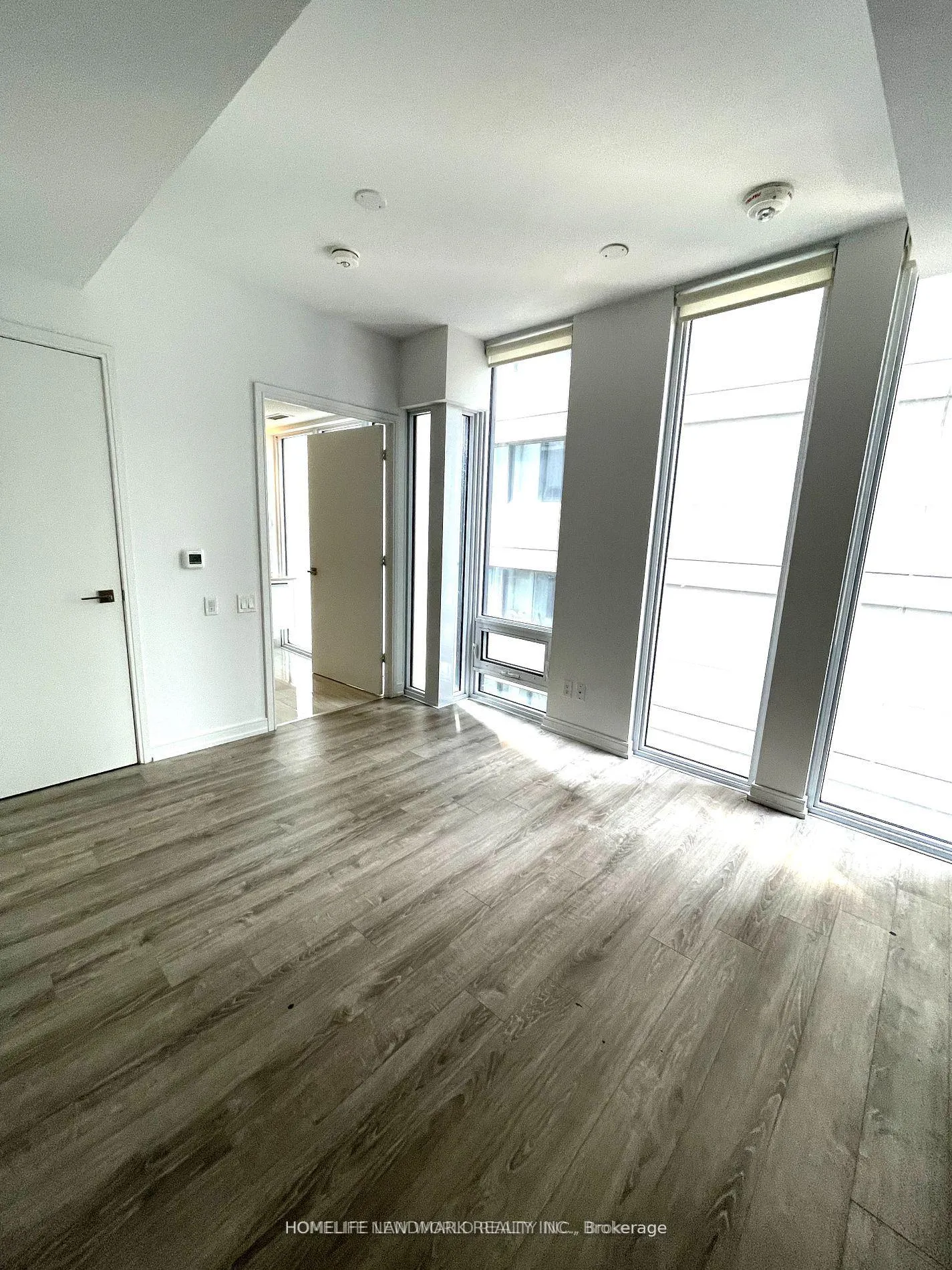 Photo 6 of Unit 910, 28 Wellesley Street E, Toronto, Church-Yonge Corridor — HOMEH