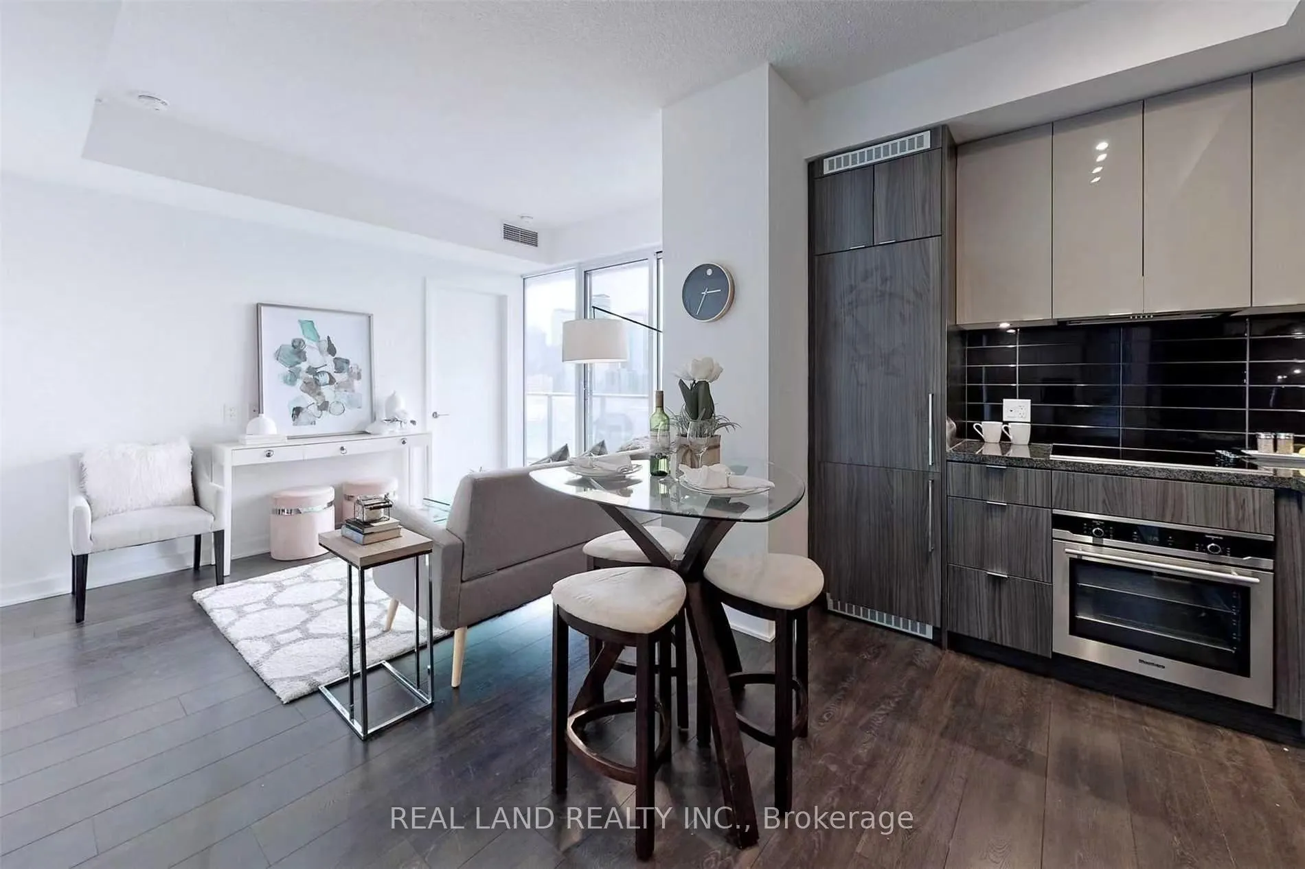 Photo 2 of Unit 2811, 125 Blue Jays Way, Toronto, Waterfront Communities — HOMEH