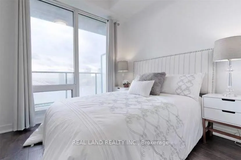 Photo 5 of Unit 2811, 125 Blue Jays Way, Toronto, Waterfront Communities — HOMEH