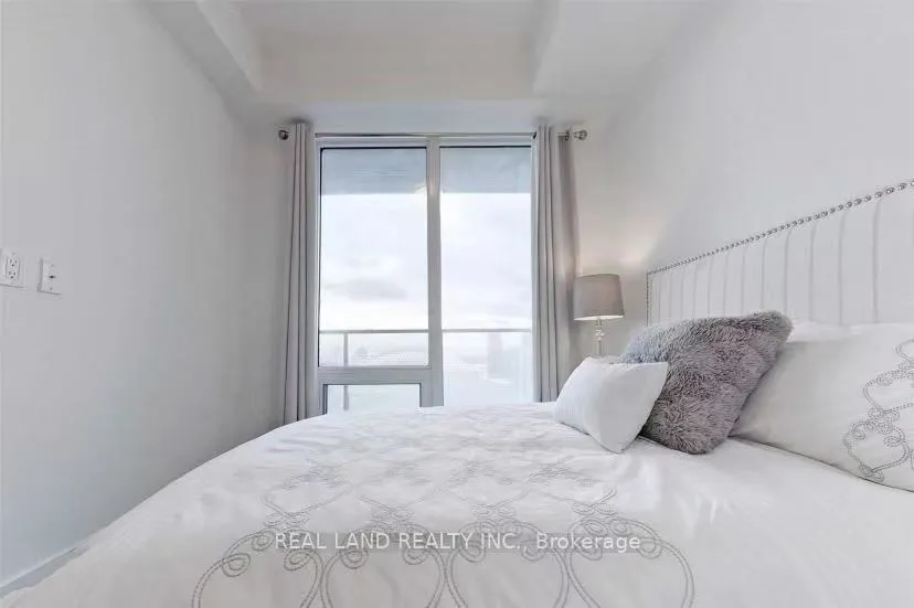 Photo 6 of Unit 2811, 125 Blue Jays Way, Toronto, Waterfront Communities — HOMEH