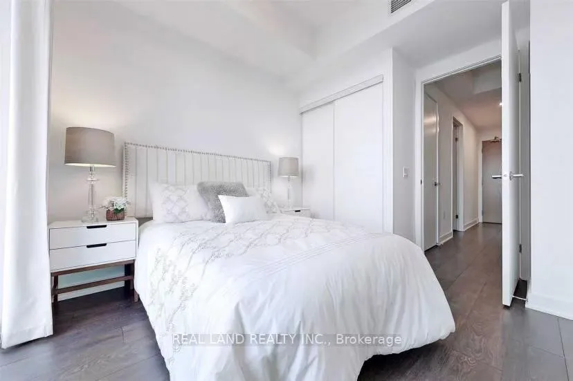 Photo 7 of Unit 2811, 125 Blue Jays Way, Toronto, Waterfront Communities — HOMEH