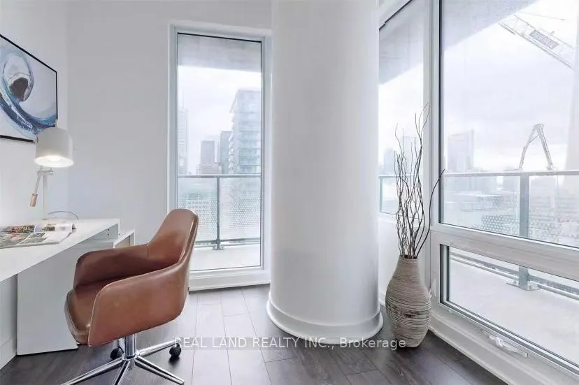 Photo 8 of Unit 2811, 125 Blue Jays Way, Toronto, Waterfront Communities — HOMEH