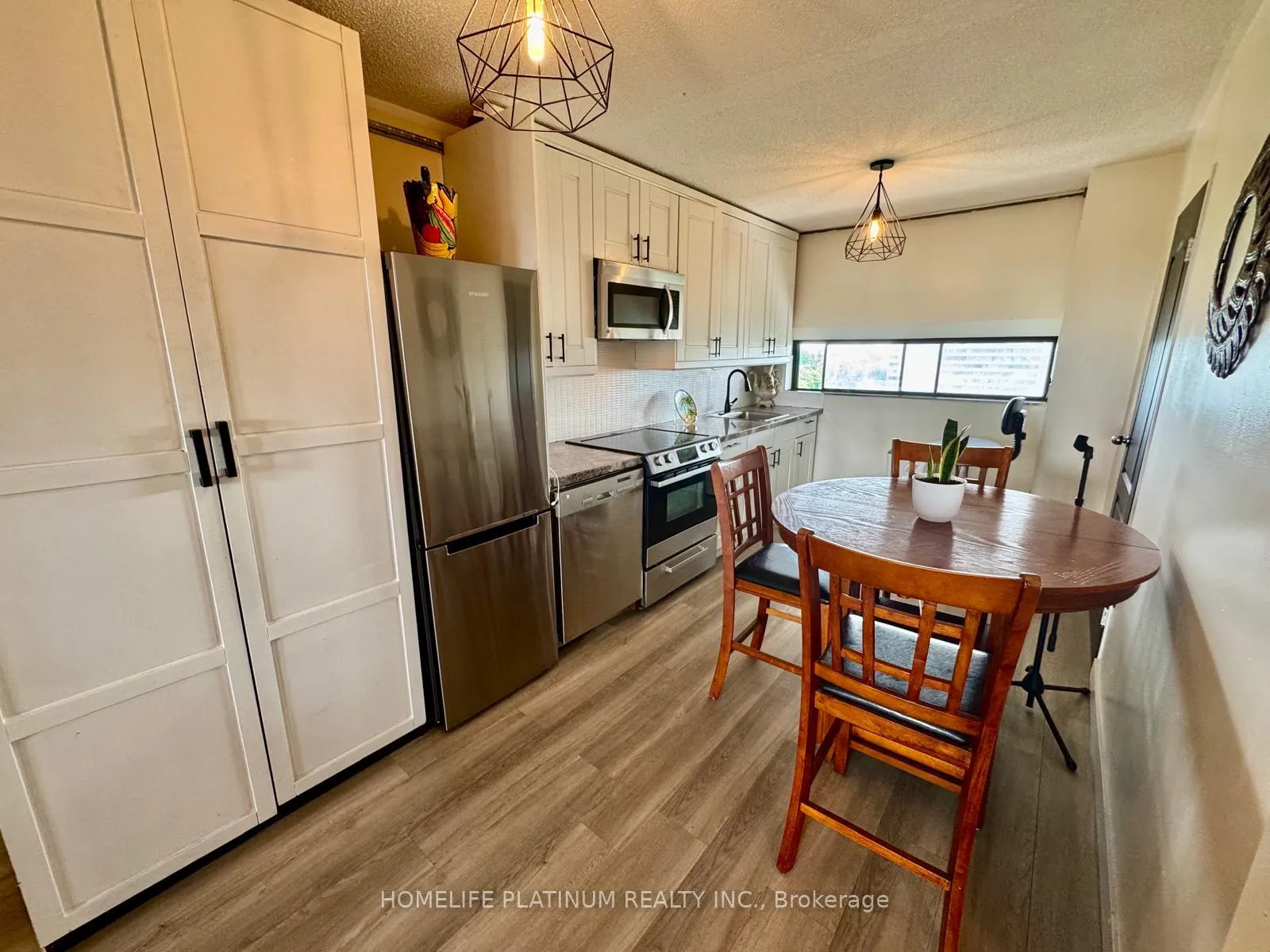 Photo 5 of 4645 Jane Street, North York, Black Creek — HOMEH