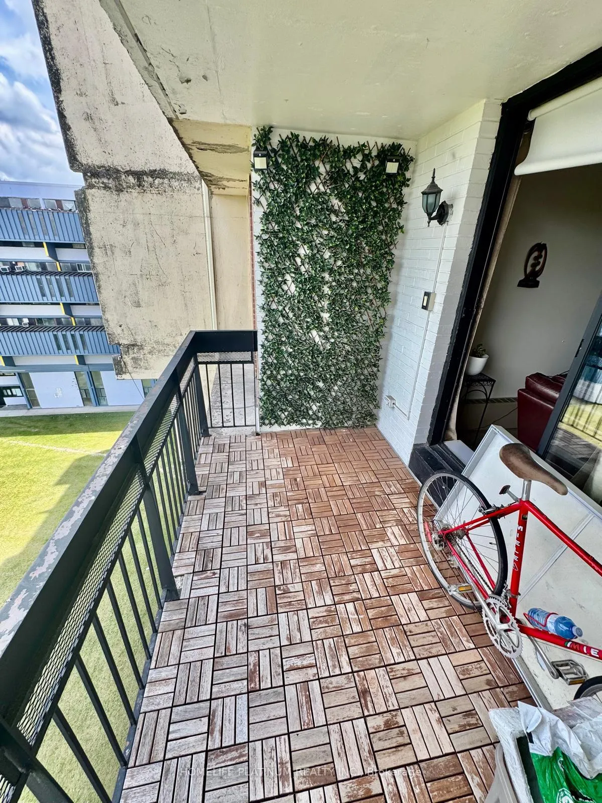 Photo 11 of 4645 Jane Street, North York, Black Creek — HOMEH