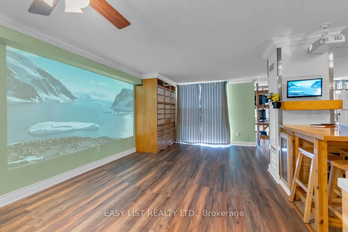 Photo 3 of Unit 810, 20 Harding Boulevard W, Richmond Hill, North Richvale — HOMEH