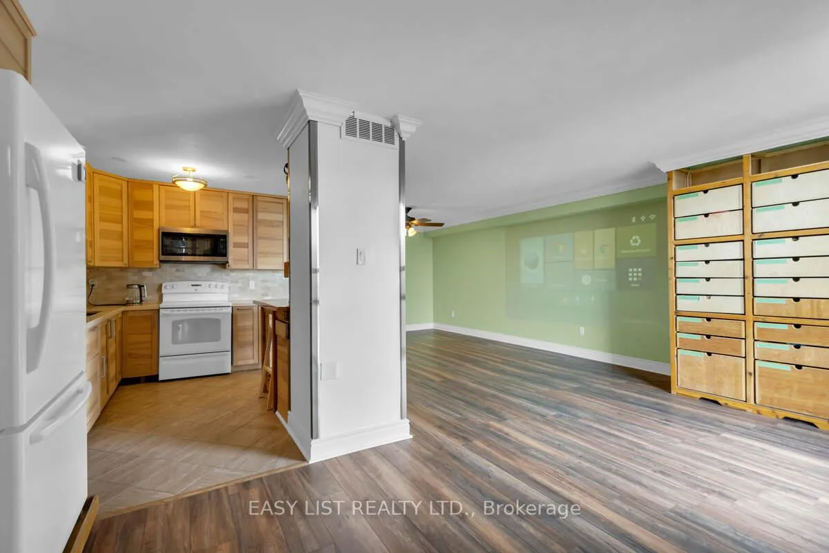 Photo 9 of Unit 810, 20 Harding Boulevard W, Richmond Hill, North Richvale — HOMEH