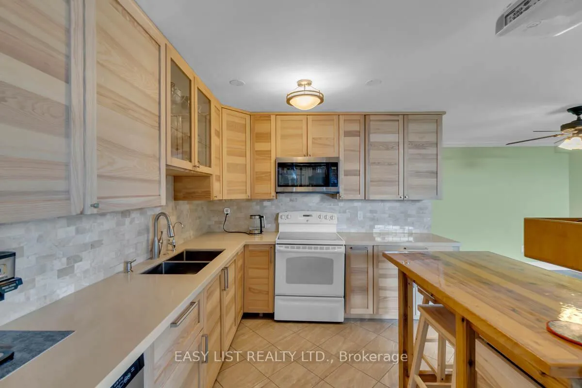 Photo 12 of Unit 810, 20 Harding Boulevard W, Richmond Hill, North Richvale — HOMEH