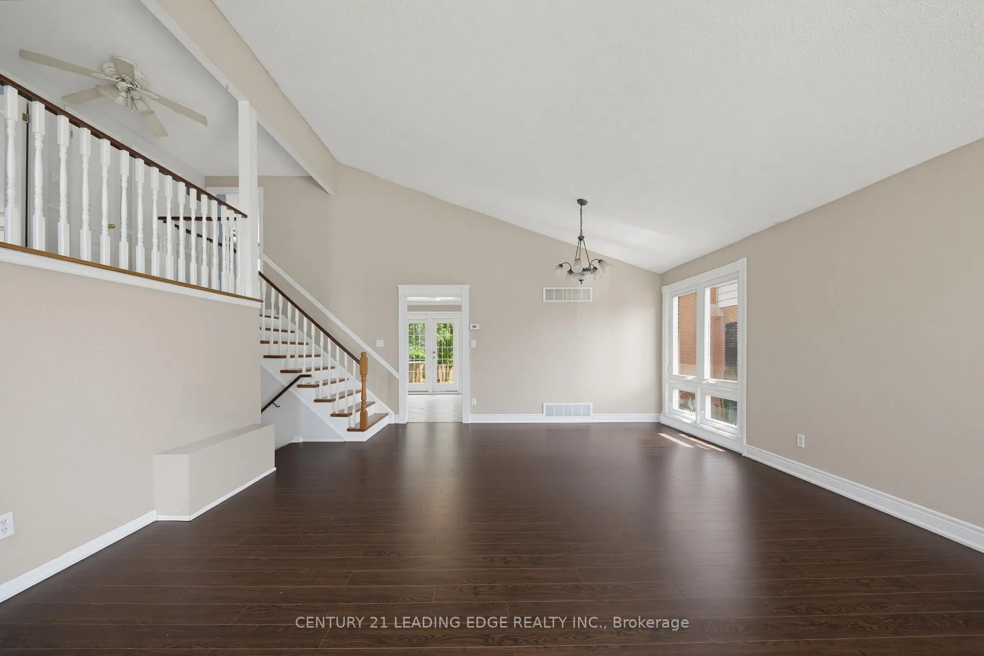 Photo 12 of 127 Elgin Drive, Brampton, Brampton South — HOMEH