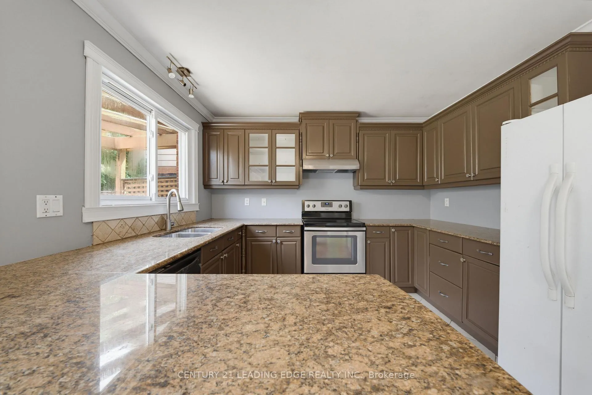 Photo 15 of 127 Elgin Drive, Brampton, Brampton South — HOMEH